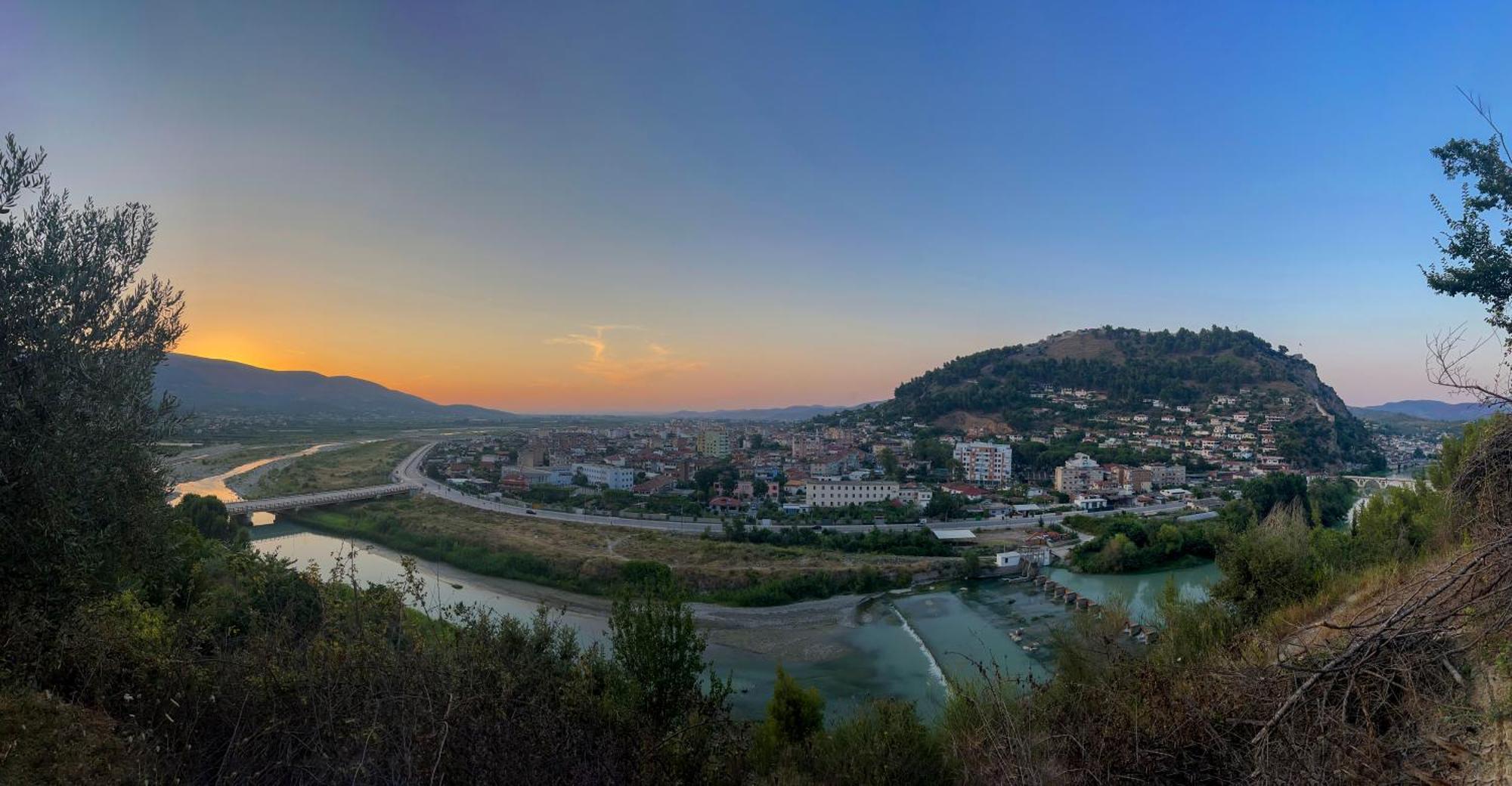 Bujtina Musta Casa de hóspedes Berati Exterior foto